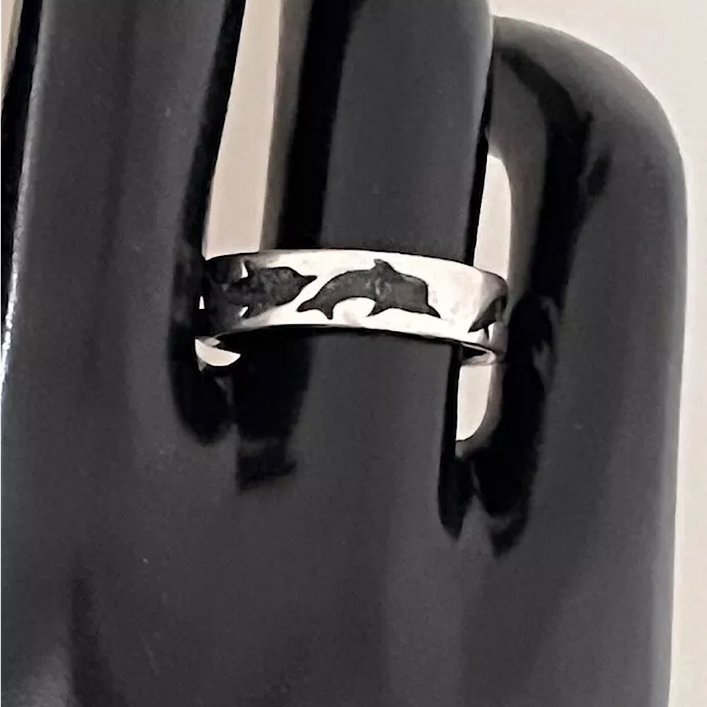 Vintage STERLING SILVER 925 Swimming Dolphin Band Ring Size 7.5